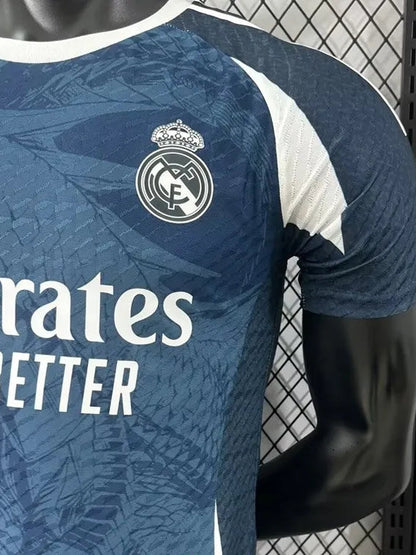 Maillots d'entraînement RMA Lake Blue édition spéciale 25-26