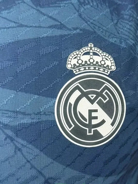 Maillots d'entraînement RMA Lake Blue édition spéciale 25-26