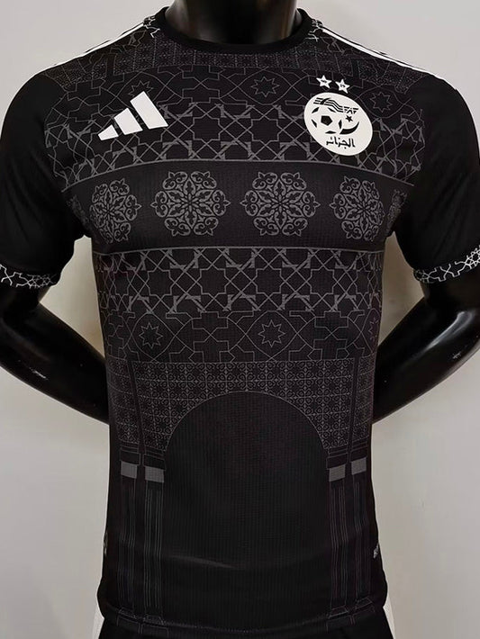 Maillot d'entraînement Algérie 24-25, édition spéciale noire, version joueur, n° A33