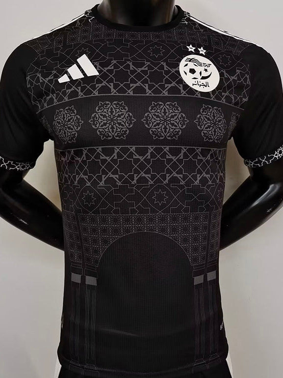 Maillot d'entraînement Algérie 24-25, édition spéciale noire, version joueur, n° A33